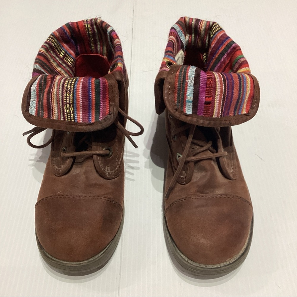 American Eagle AE Brown Lace Up Boots Multicolor Aztec Stripe Fold Sz 6 BOHO